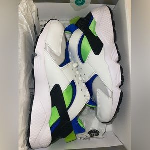The Nike Air Huarache Run “Scream Green”
